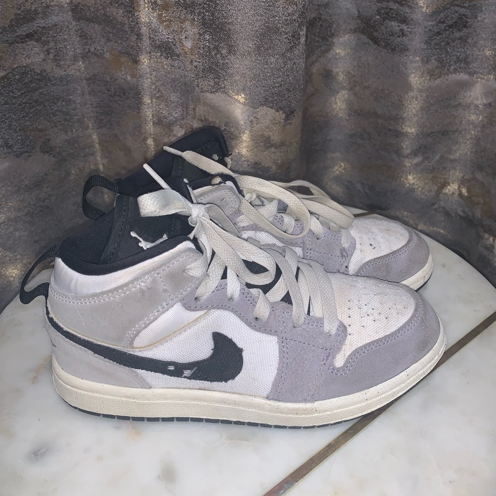 Nike Air Jordan 1 Mid SE Craft big kids 1.5y